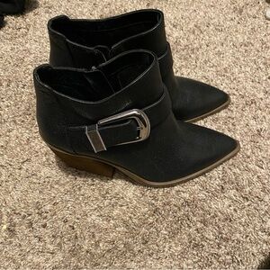 vince camuto booties size 7.5